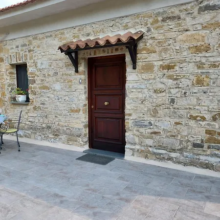 Casa La Lamia ベッド・アンド・ブレックファスト 3*